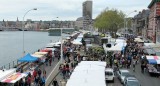 Uitzicht op de markt vanf de brug...