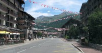 De hoofdstraat van Val d'Isere.