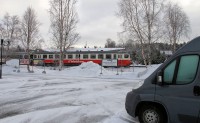 De Inlandsbana passeert ons camperplekje, de beroemde trein tussen noord- en zuid-Zweden.