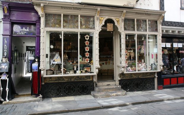 Leuke en soms beroemde straatjes in York.