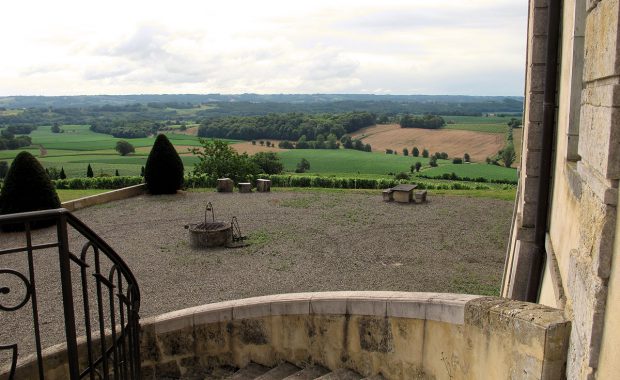 Het uitzicht vanaf de voordeur van het Chateau.