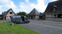 Aan de lunch op hetzelfde dorpspleintje waar we ruim 20 jaar geleden met ons VW-busje overnachtten...