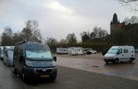 De 'nieuwe'camperplaats in Bad Bentheim, in het stadspark onder de burcht. Niet bijzonder, zo bij de winterdag.