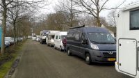 Op de parkeerplaats van het Autotron in Rosmalen.