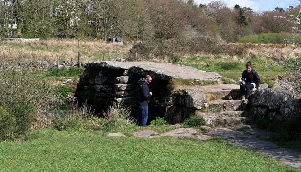 De 'clapper bridge' uit de 13e/14e eeuw.