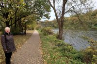 Langs de Moezel wandelen richting centrum.