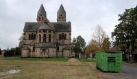 Ook de Sint-Lambertuskerk van Immerath, een beschermd monument, wacht de slopershamer...