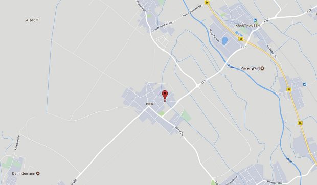 Daar stonden we in 2012, veel huizen om ons heen waren al afgebroken. Volgens dit kaartje van Google 2017 bestaat het dorp nog, maar...