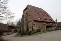 Imposant oud gebouw met 4 zolderverdiepingen!