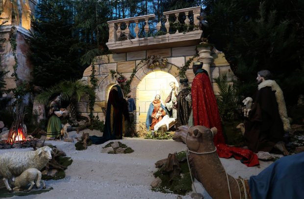 Levensgrote kerststal in de Dom van Fulda.