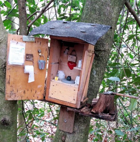 Een openbaar toilet voor de vogeltjes? Let op de details!