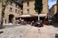 In Sarlat-de-Canéda.