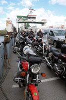 Heel veel motorrijders op de veerboot.