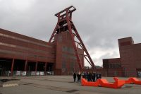 De imposante lifttoren, de schachtbok, van Zolle Zechverein.