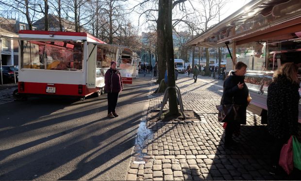 Veel eet- en drinktentjes, Hollandse drop en kaas...