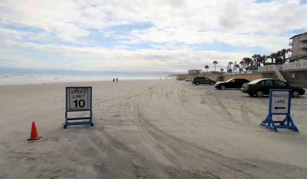 Strand, ook toegankelijk met de auto (voor USD 20,00.)