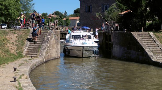 Nu kunnen ze de tweede sluis invaren.