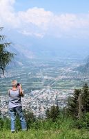 Uitzicht op Martigny in het dal van de Rhone.