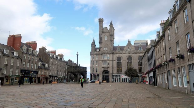 Een marktplein in Aberdeen.