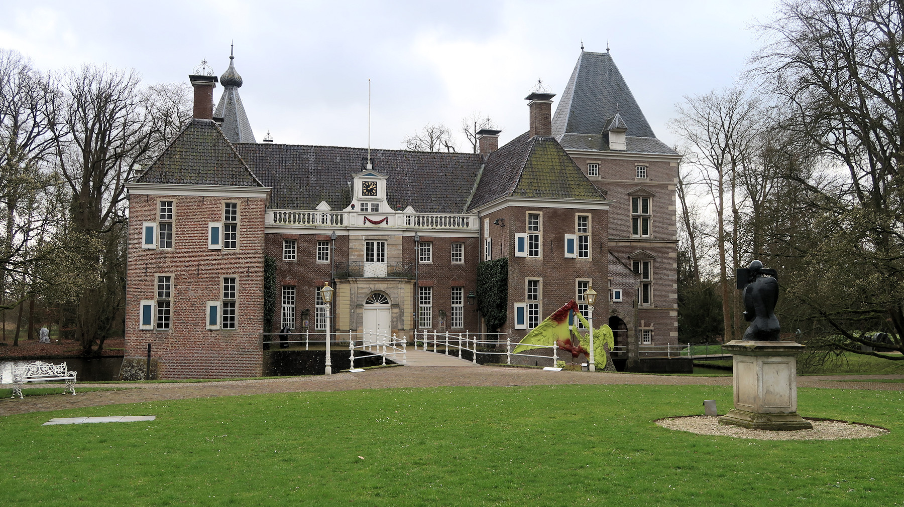 Kasteel Het Nijenhuis, vooraanzicht.