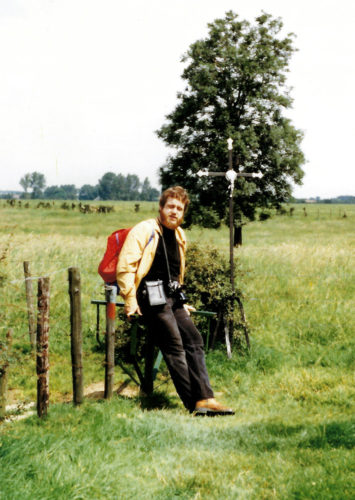 Aan de wandel (met portofoon aan de broekriem...)