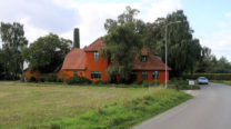 Mooie traditionele boerderijen onderweg.