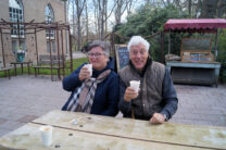 Koffie, en het is nét een terrasje!