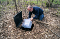 Met afstand de grootste cache die we hebben gevonden! Een kliko ingegraven in het bos...