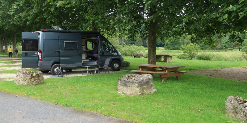 Camperplaats aan de Maas.