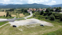 Links op de voorgrond staan wij, rechts Vassieux-en-Vercors.