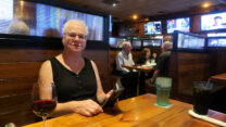 Miller's Ale House heeft, zoals je veel ziet in restaurants in de VS, televisieschermen rondom...