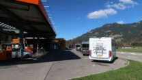 Bij de V-Markt in Oberstdorf.