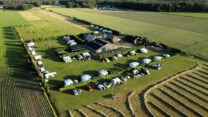 De camping vanuit de lucht.