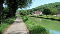 Fietsen langs het Canal de Bourgogne...