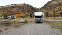 Op de gratis Campground van de National Forest.