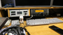 Eén van de andere operator-plekken: een Elecraft K3 transceiver.