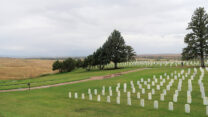 Tegenwoordig zijn hier ook militairen begraven die in andere oorlogen zijn gesneuveld (Viernam, Korea enz.)