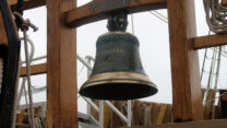 De scheepsbel van de Mayflower II.