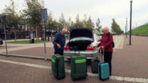 In Kampen: buurman Herman haalt ons op van het station.