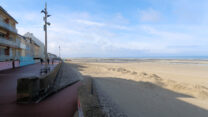 Langs de boulevard van Fort-Mahon Plage lopen we terug.