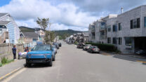 Straatje in Cannon Beach. Er is een alleraardigst koffietentje, maar helaas gesloten...